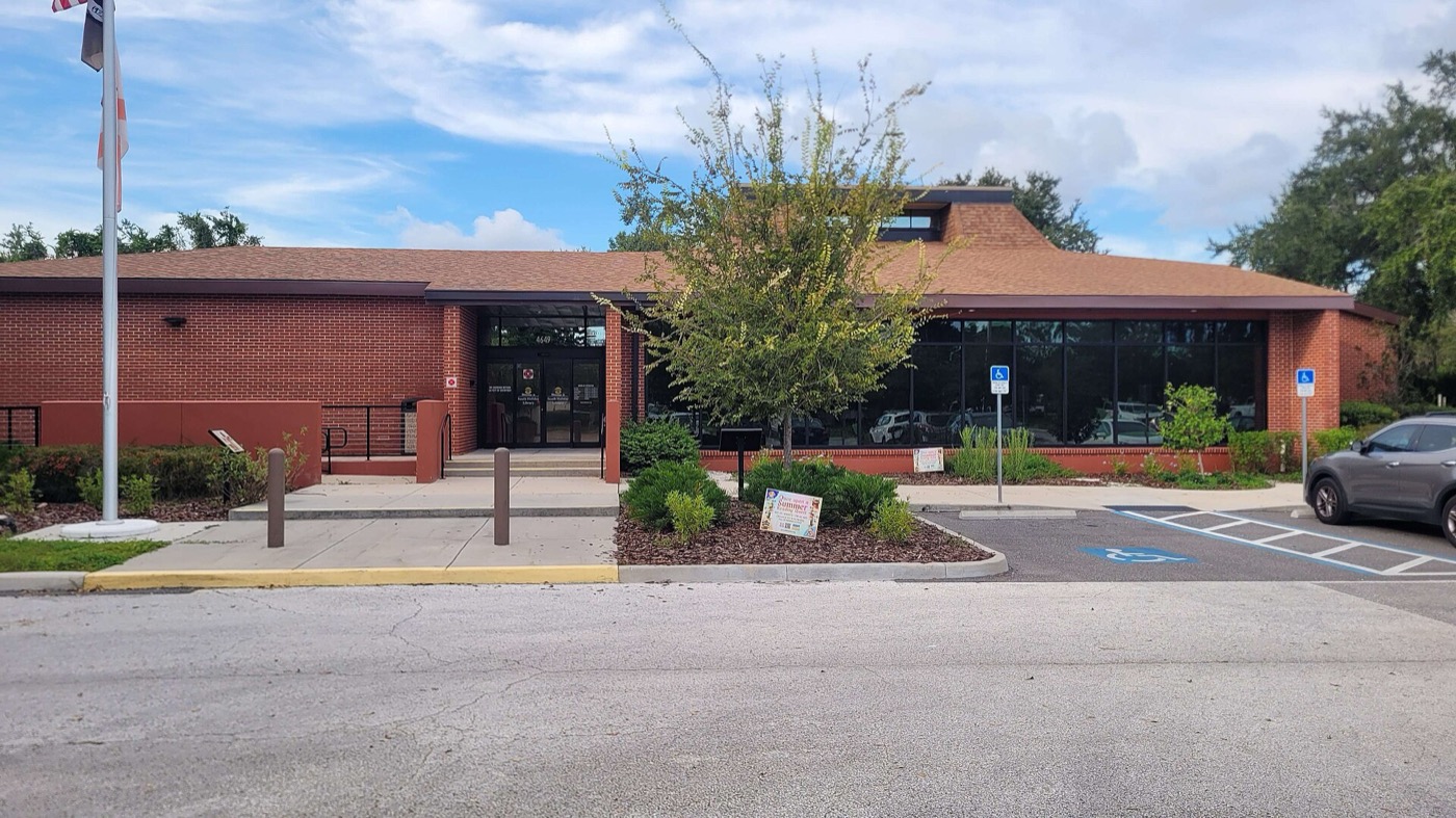 Front of the South Holiday Library in Holiday, Florida