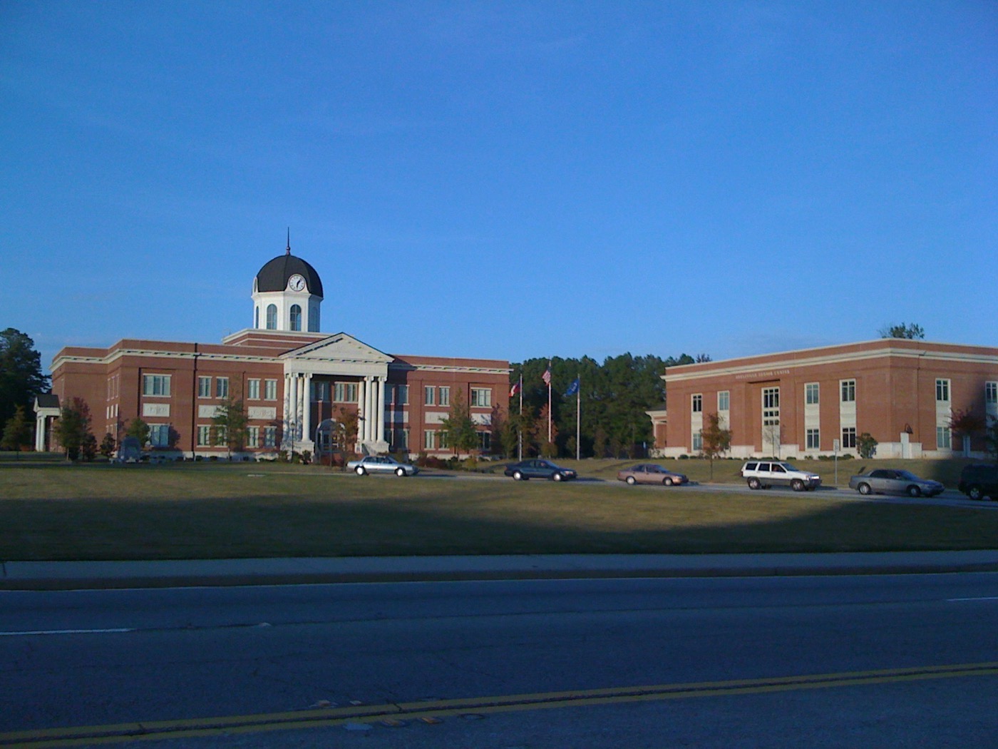 Snellville City Hall and Senior Center building