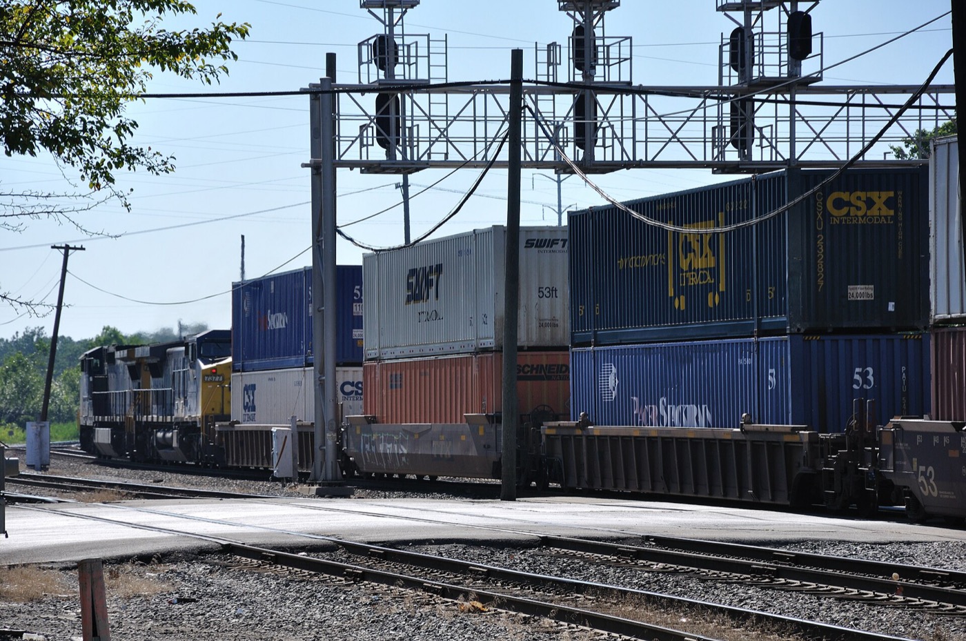 A CSX intermodal train crossing Lincoln Avenue in Dolton