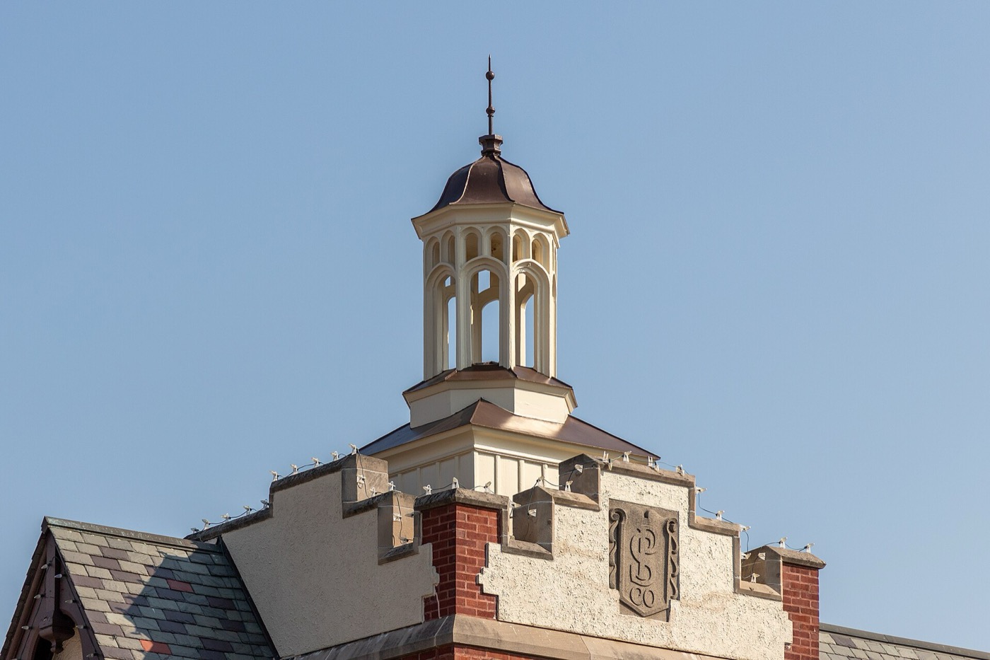 The 1928 Public Service Building in downtown Libertyville, Illinois