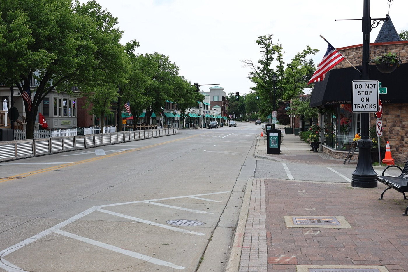 Tree-lined main street in downtown Northbrook