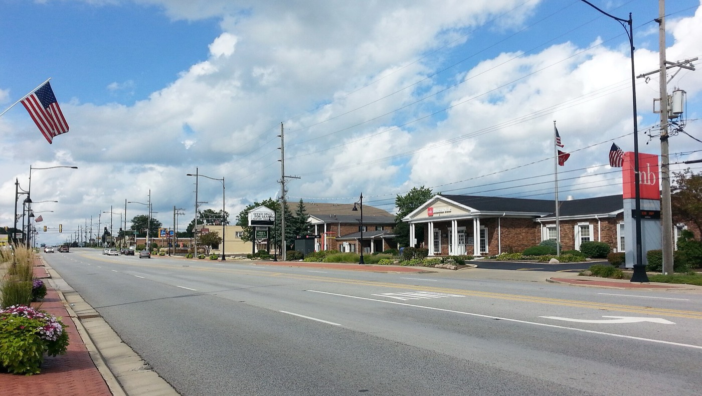 Businesses along Cicero Avenue in Oak Forest