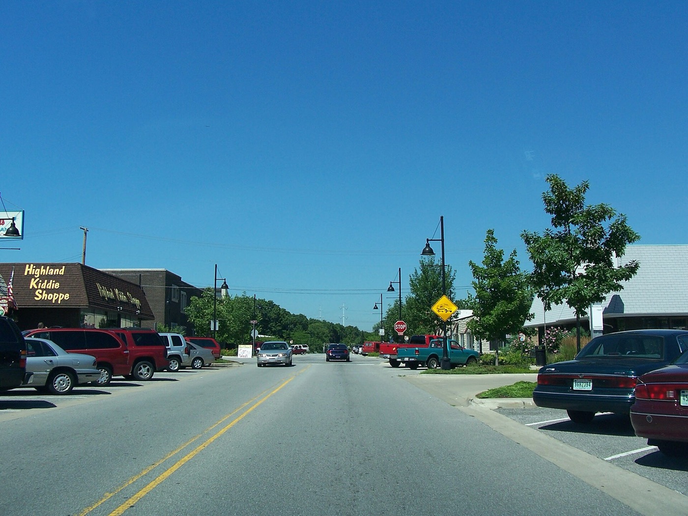Shops near 2nd Street and Highway Avenue in Highland, Indiana