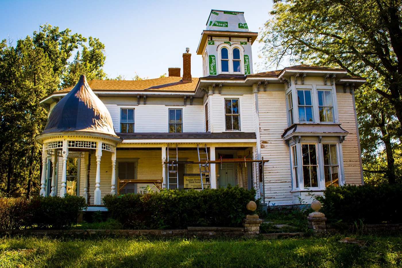Historic Victorian house on West Park Street in Olathe, Kansas