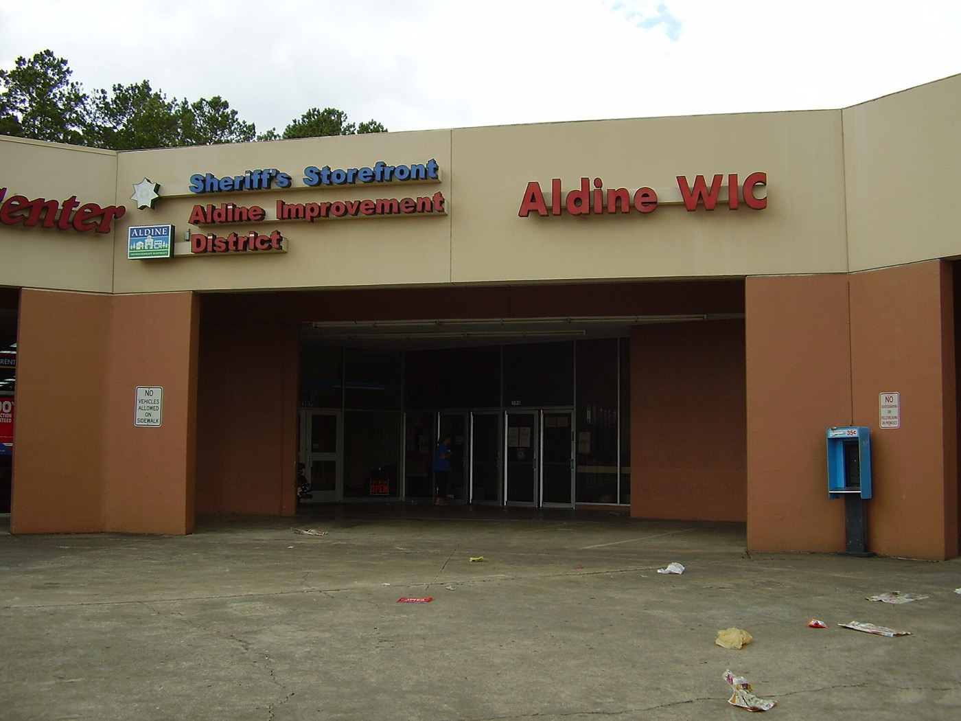 Shopping center storefront housing a Harris County Sheriff's storefront and the Aldine Improvement District