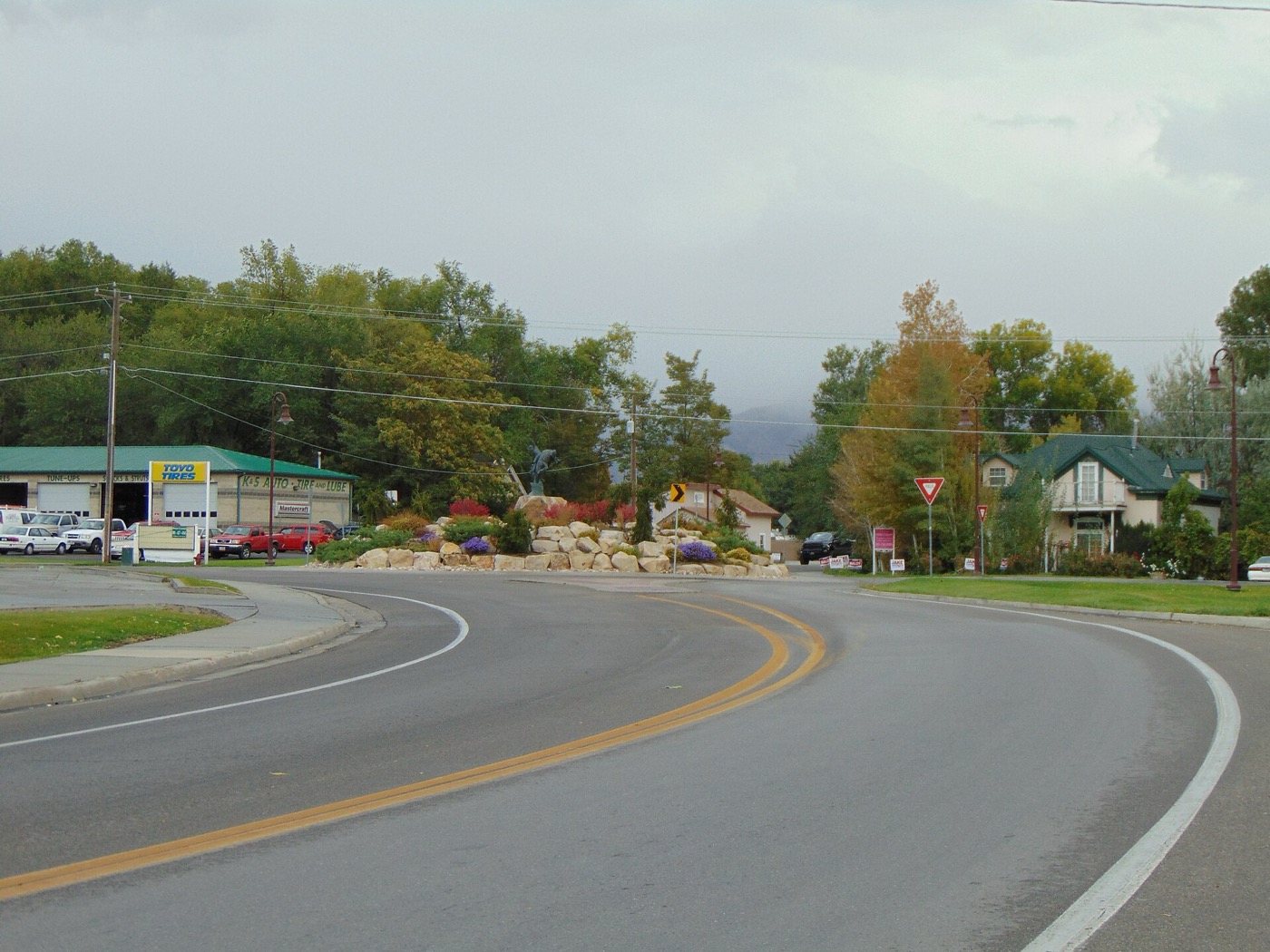 Roundabout at 500 West and West Main Street in Lehi, Utah