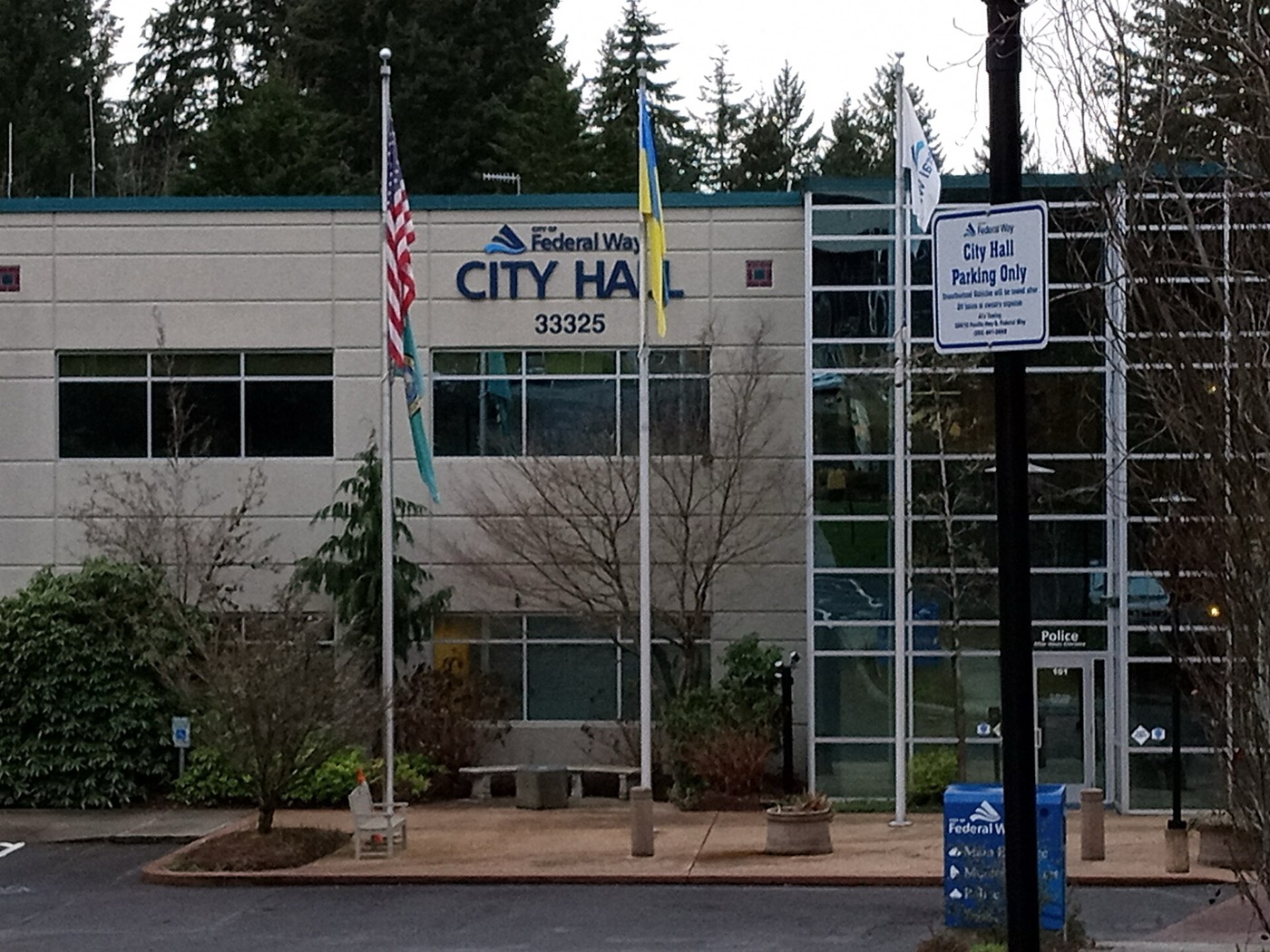 Federal Way City Hall building and entrance plaza