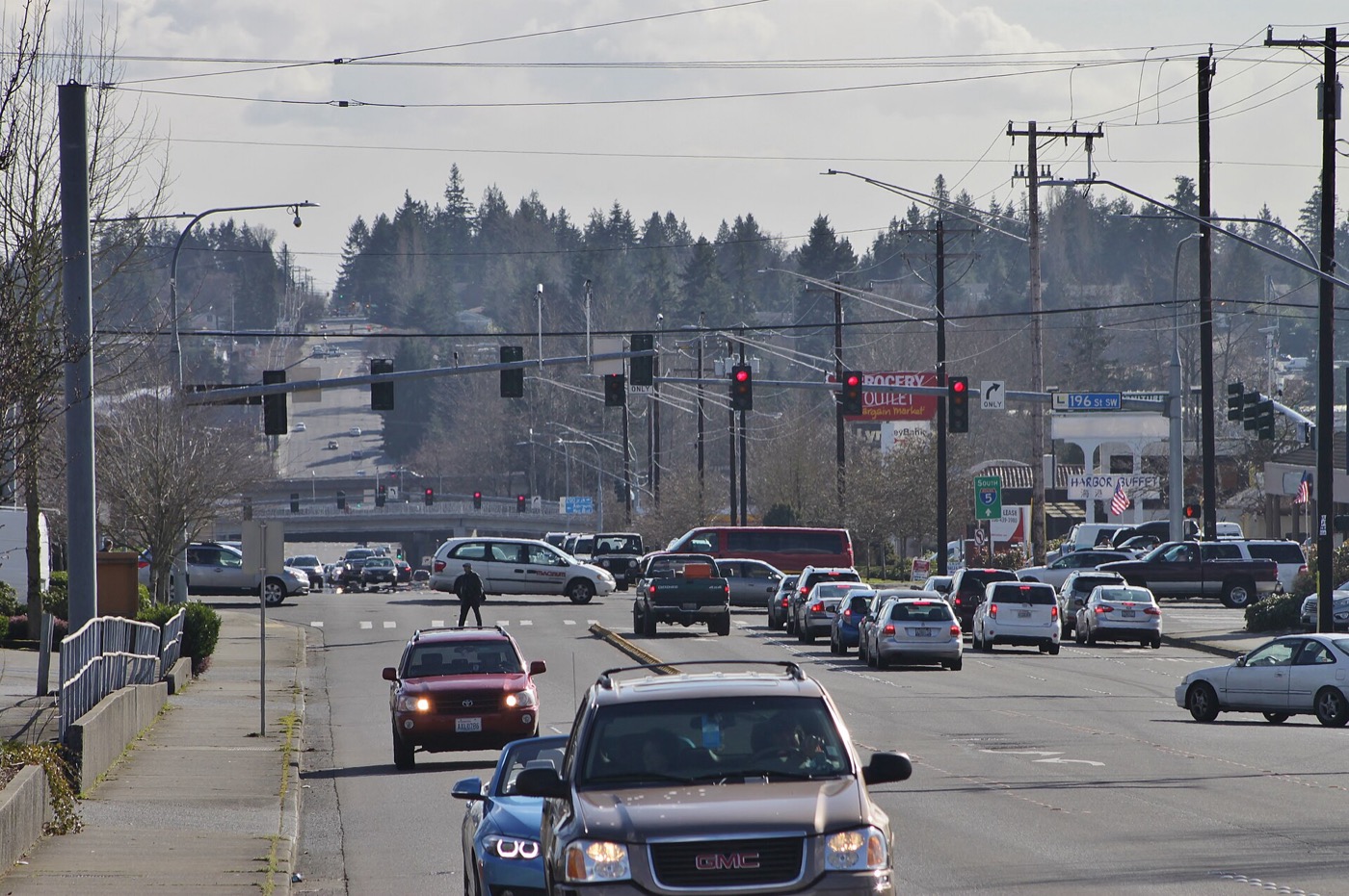 Looking south along 44th Avenue W, a commercial street in Lynnwood